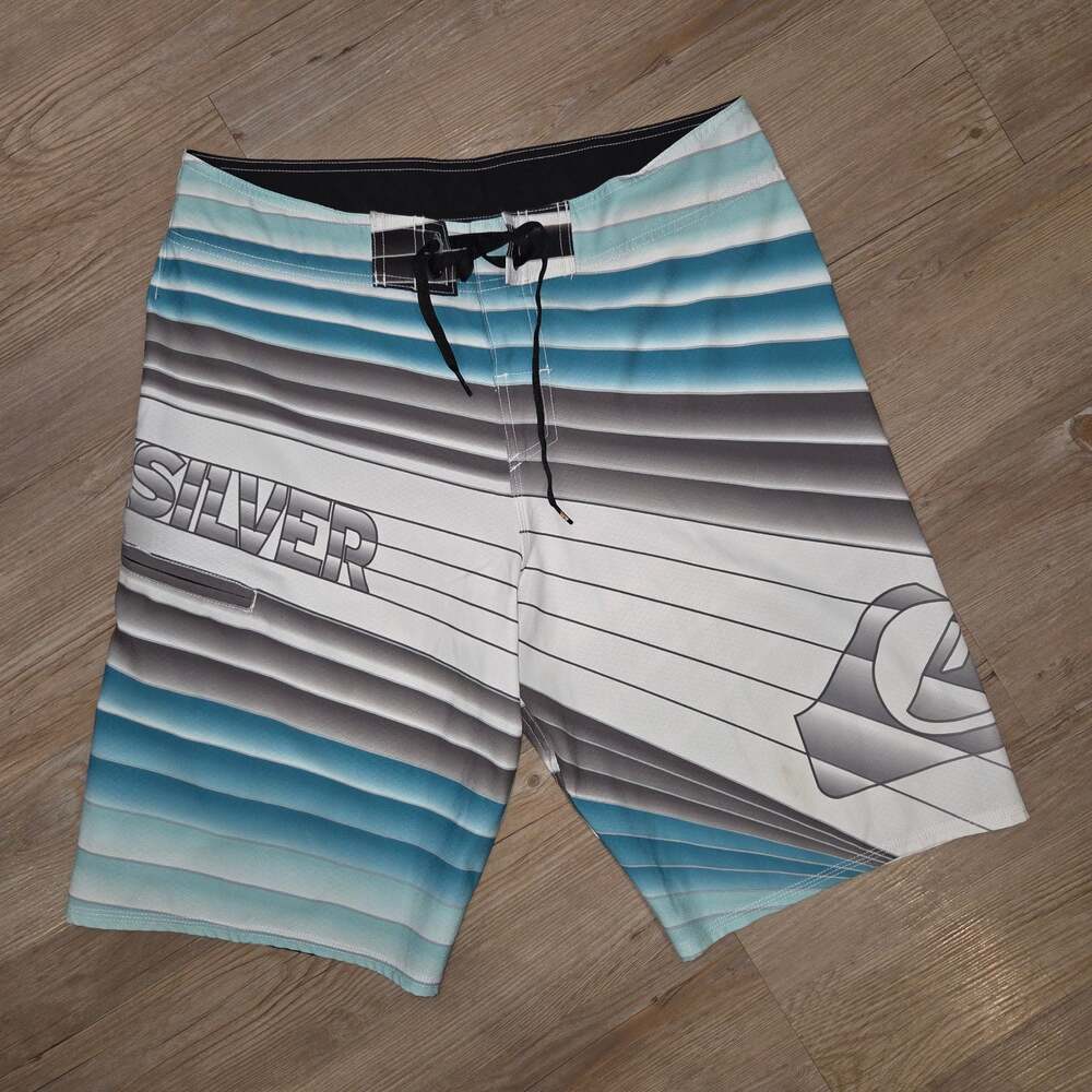 Y2K Quiksilver Men's Gradient Stripe Board Shorts